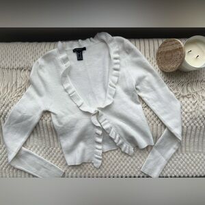 Forever 21 white fitted cardigan size medium